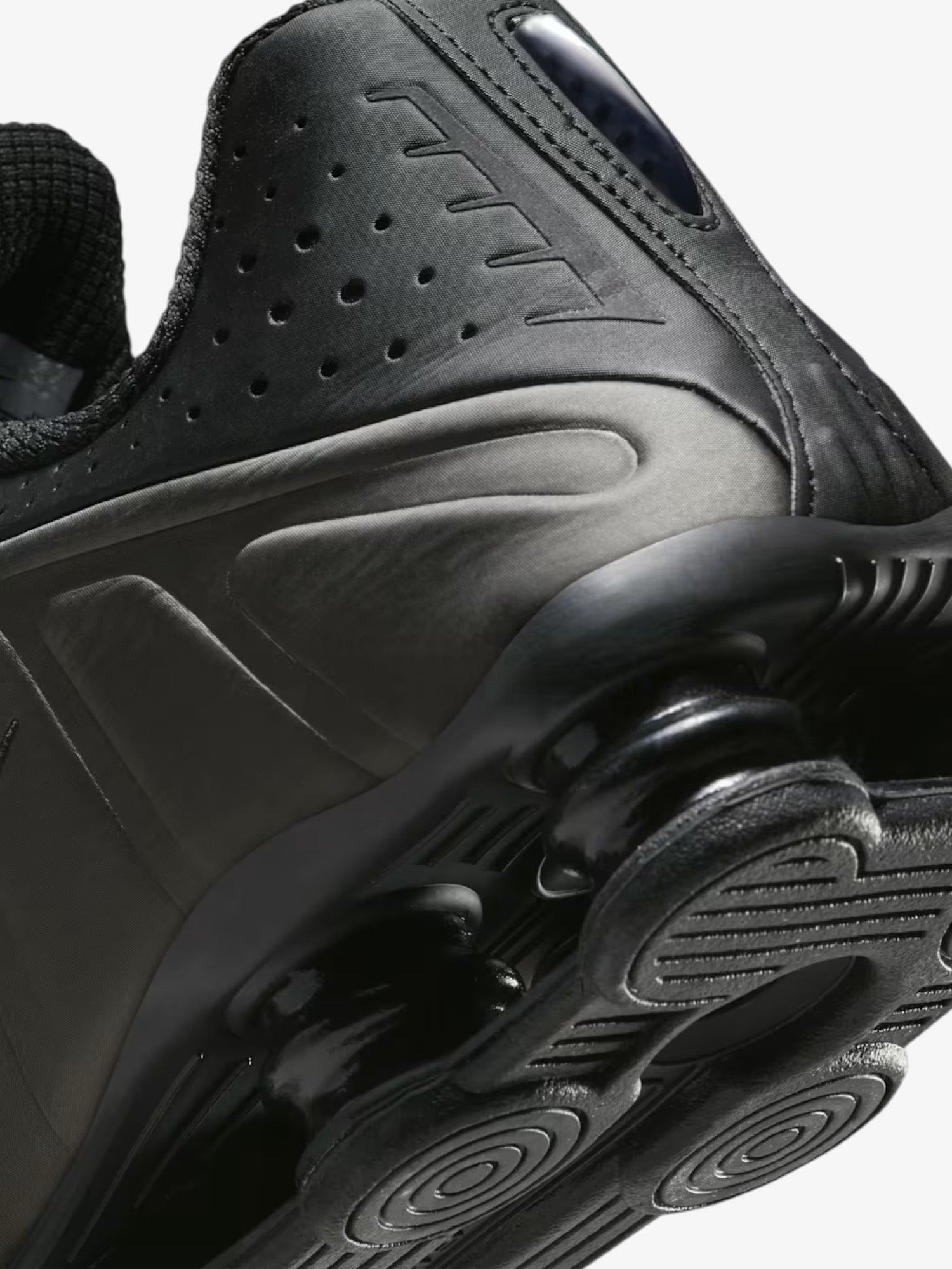 Shox R4 - Black/Black/Bright Crimson/Black