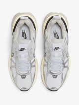 V2K Run - Summit White/Pure Platinum/Light Iron Ore/Metallic Silver