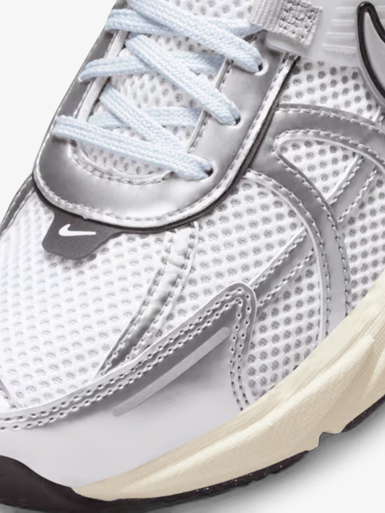 V2K Run - Summit White/Pure Platinum/Light Iron Ore/Metallic Silver