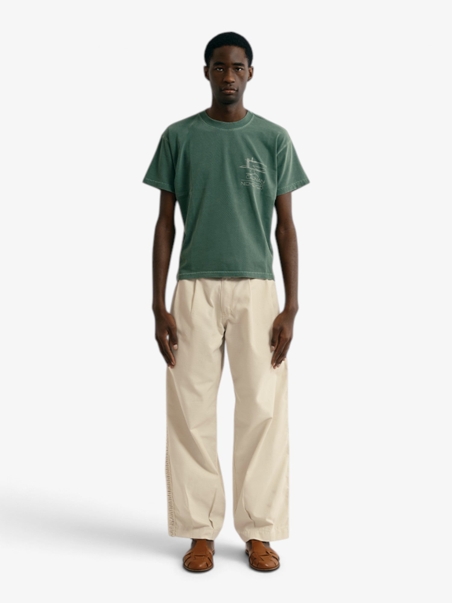 Camiseta Boxy 'Sketches' Verde X NIEMEYER