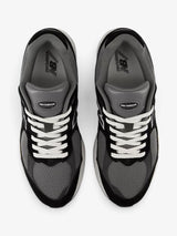 2002R - Black/Black Cement