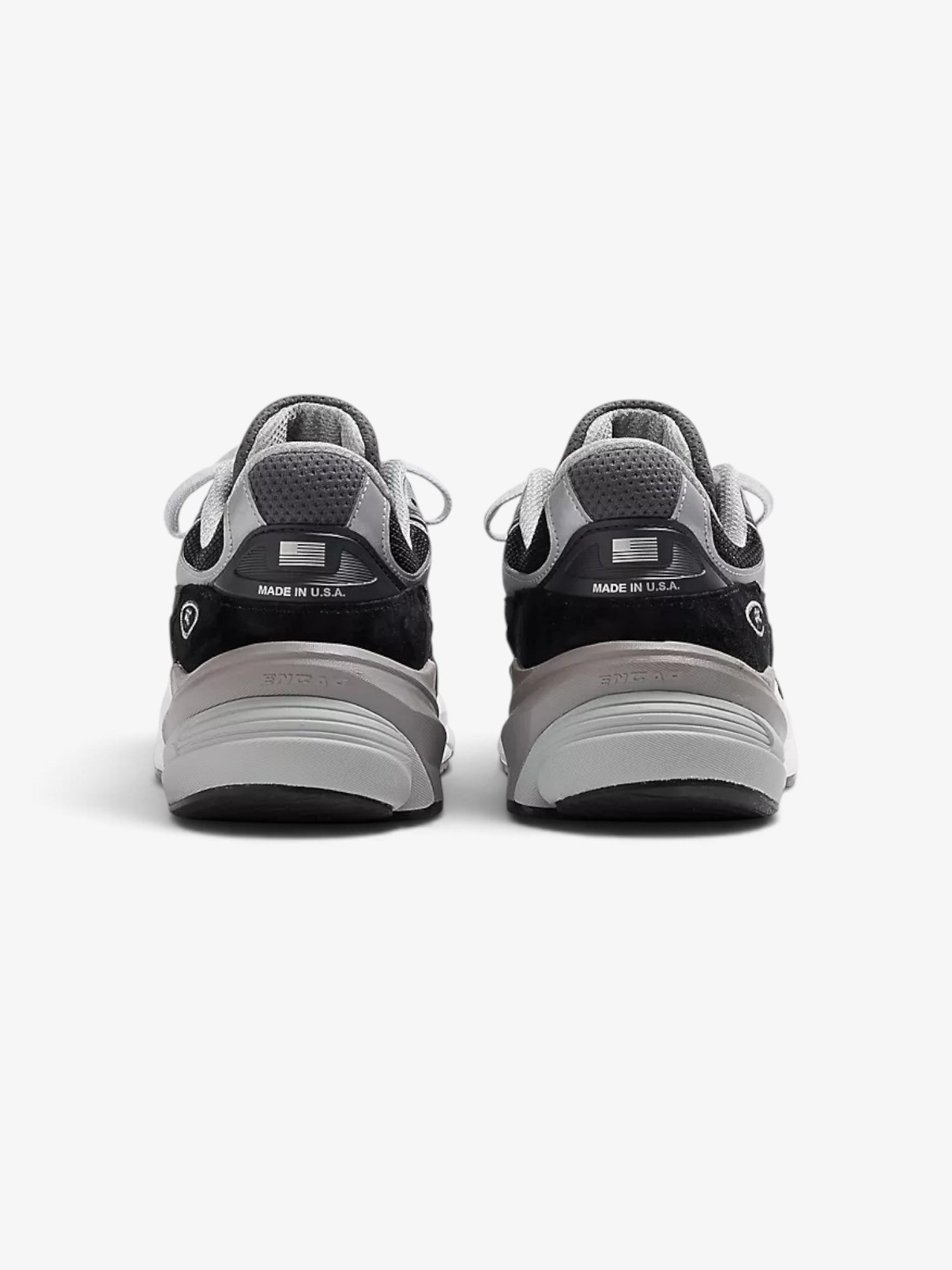 Made in USA 990v6 - Black/White