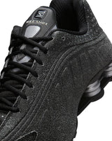 Shox R4 - Black/Sail/Light Smoke Grey/Metallic Silver